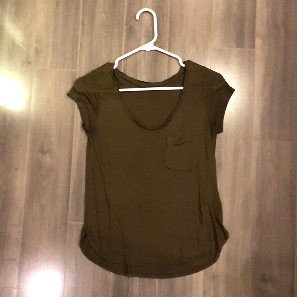 Olive green pocket t-shirt